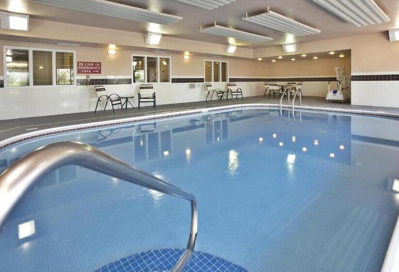 فندق Country Inn & Suites By Radisson, Marion, Oh