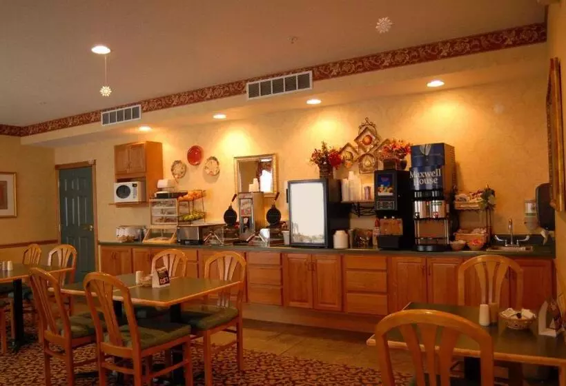 Отель Country Inn & Suites By Radisson, Prairie Du Chien, Wi