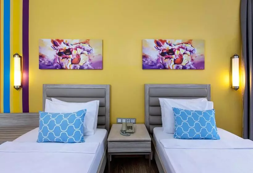 Отель Fun & Sun Family Club Saphire