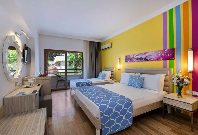 Отель Fun & Sun Family Club Saphire