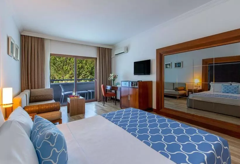 Отель Fun & Sun Family Club Saphire