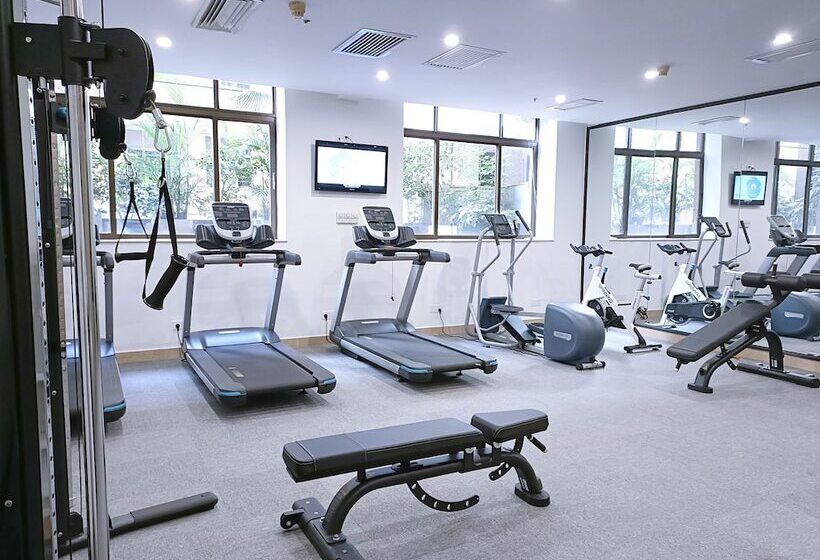 Guangdong Hotel Free Shuttle & Registration Counter Service During Canton Fair