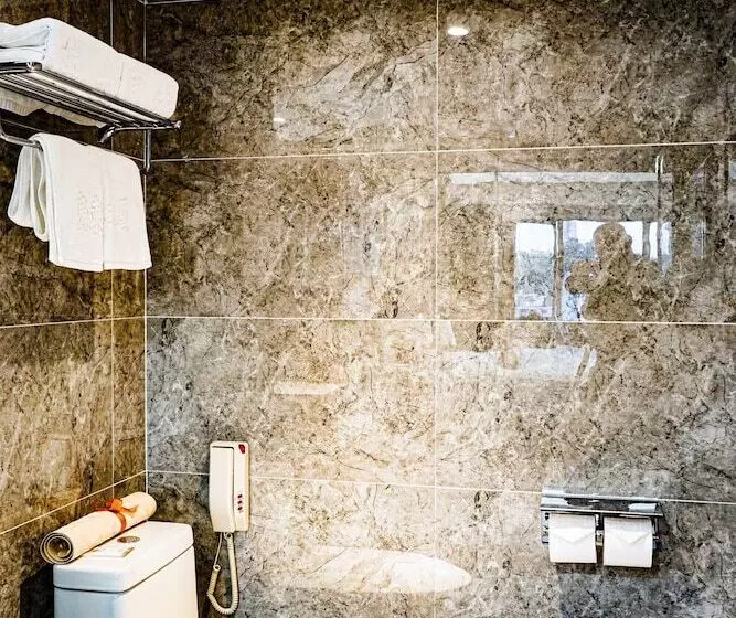 Guangdong Hotel Free Shuttle & Registration Counter Service During Canton Fair