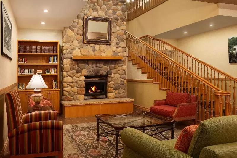 Отель Holiday Inn Express & Suites Salt Lake City N  Bountiful