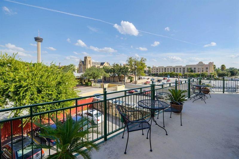 هتل O Brien Riverwalk Boutique