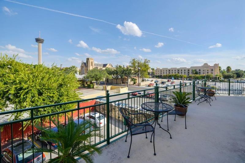 هتل O Brien Riverwalk Boutique