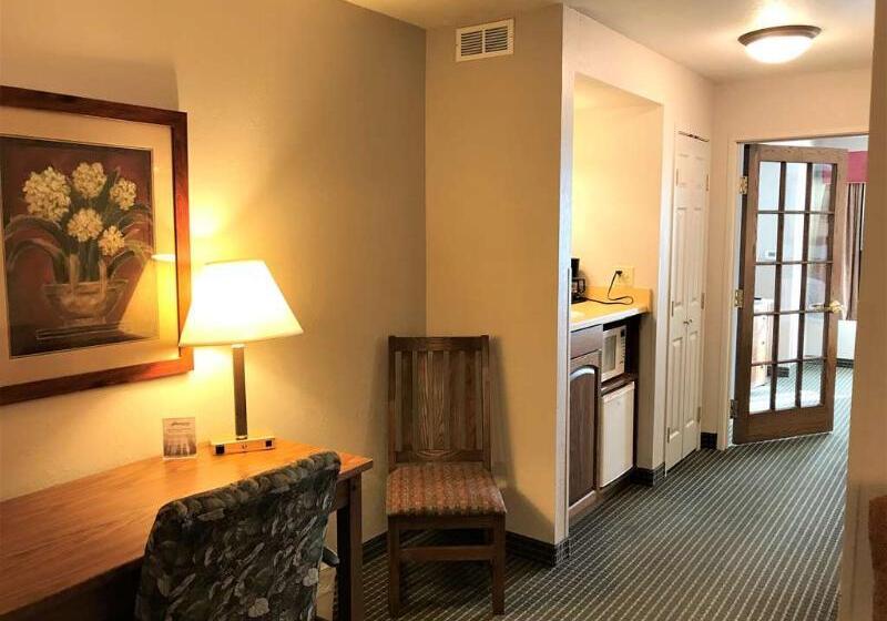 בית מלון כפרי Holiday Inn Express & Suites Zion By Ihg