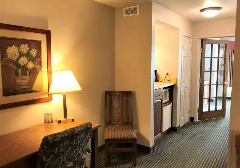 ホテル Holiday Inn Express & Suites Zion By Ihg