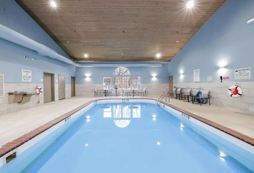 ホテル Holiday Inn Express & Suites Zion By Ihg