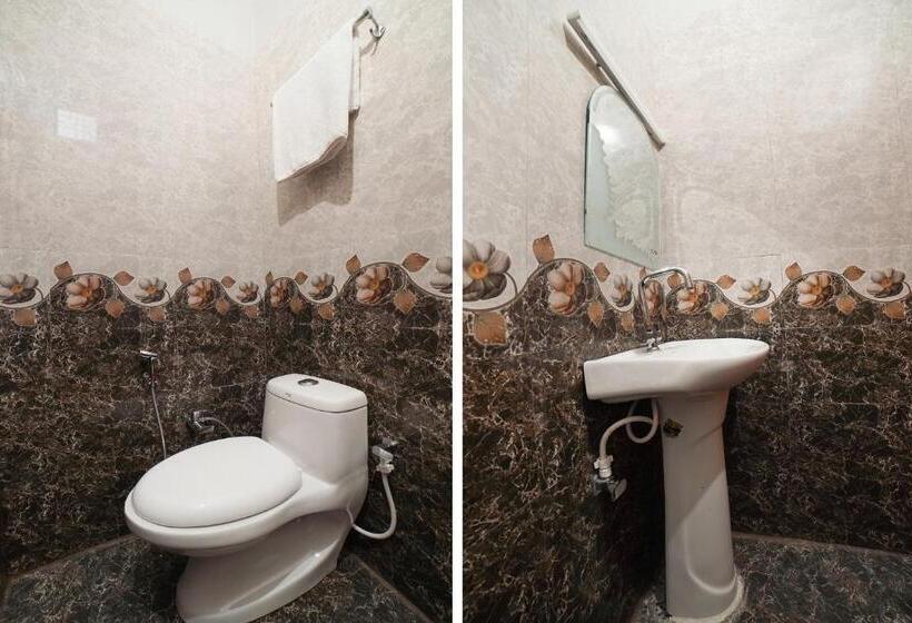 펜션 Oyo Home 71857 Gautam Villa