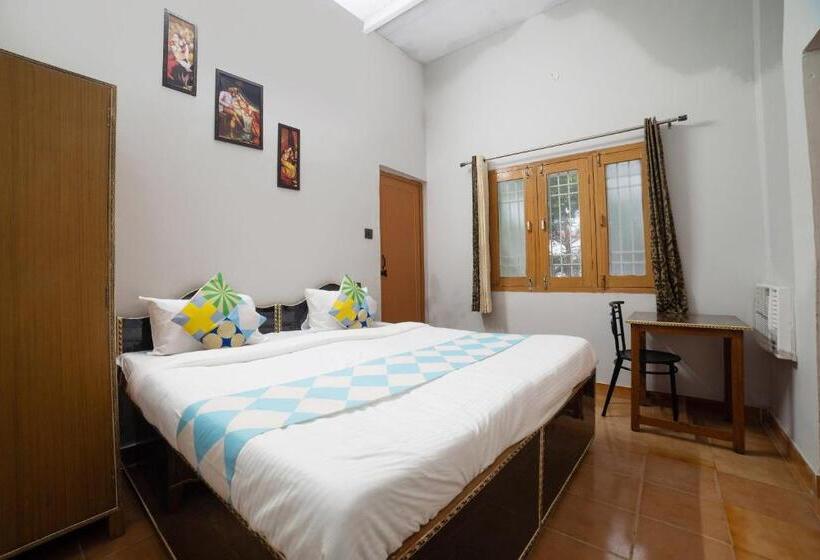 펜션 Oyo Home 71857 Gautam Villa