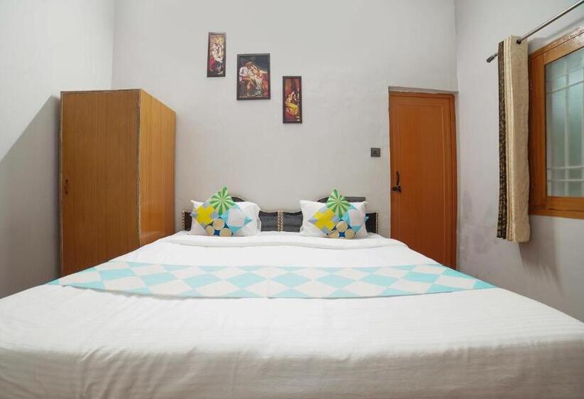 펜션 Oyo Home 71857 Gautam Villa