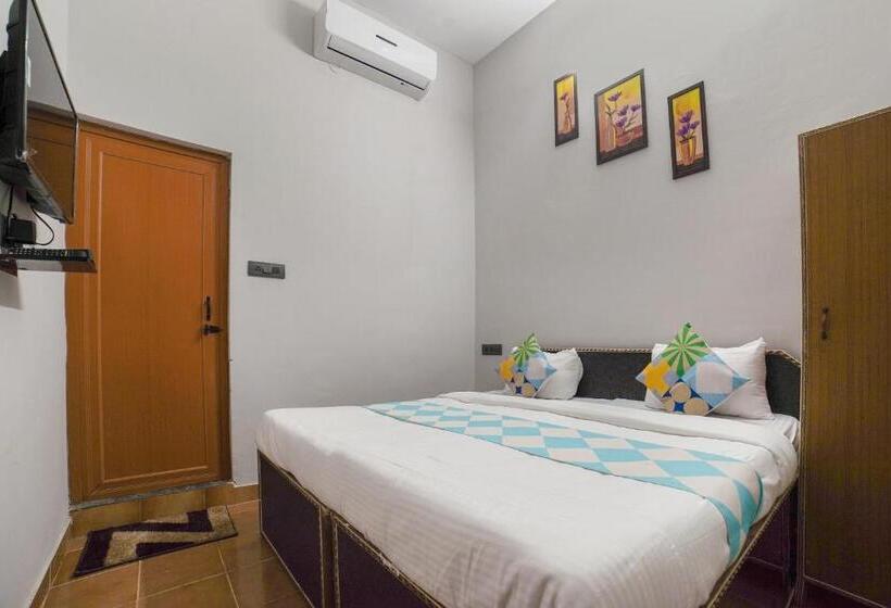 펜션 Oyo Home 71857 Gautam Villa