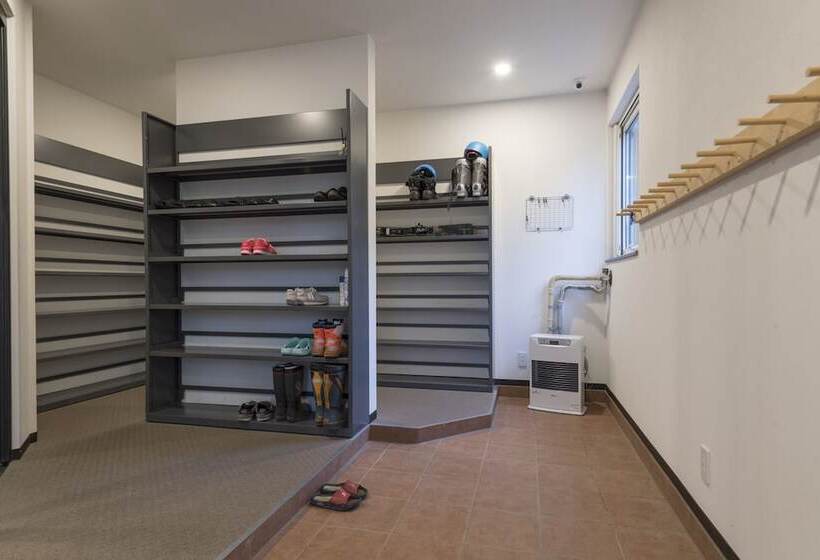 Hostel Niseko Wow Lodge