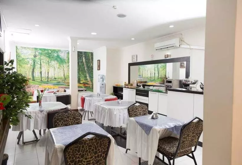 تختخواب و صبحانه Royal Residencial