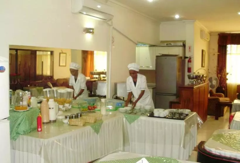 تختخواب و صبحانه Royal Residencial