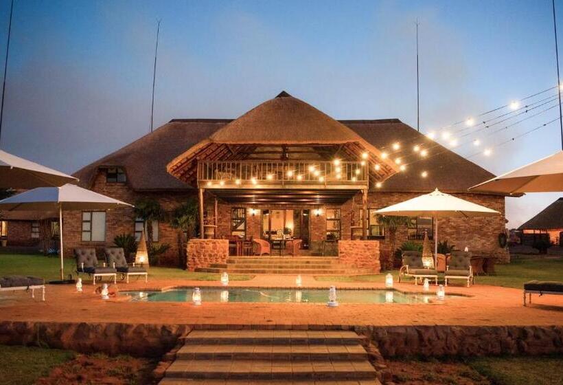 Отель Morakane Safari Lodge