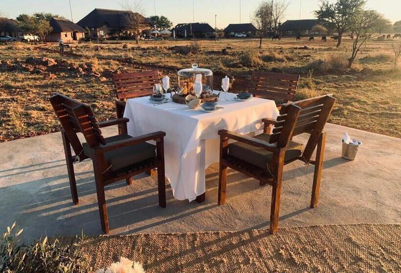 Отель Morakane Safari Lodge