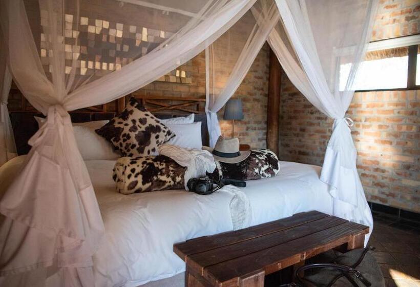 Отель Morakane Safari Lodge