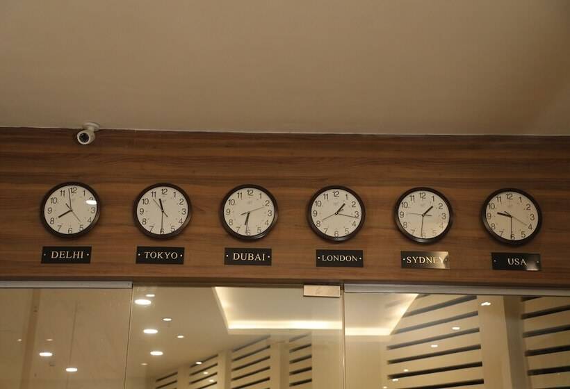 Hotel Sky Suites By Monarch