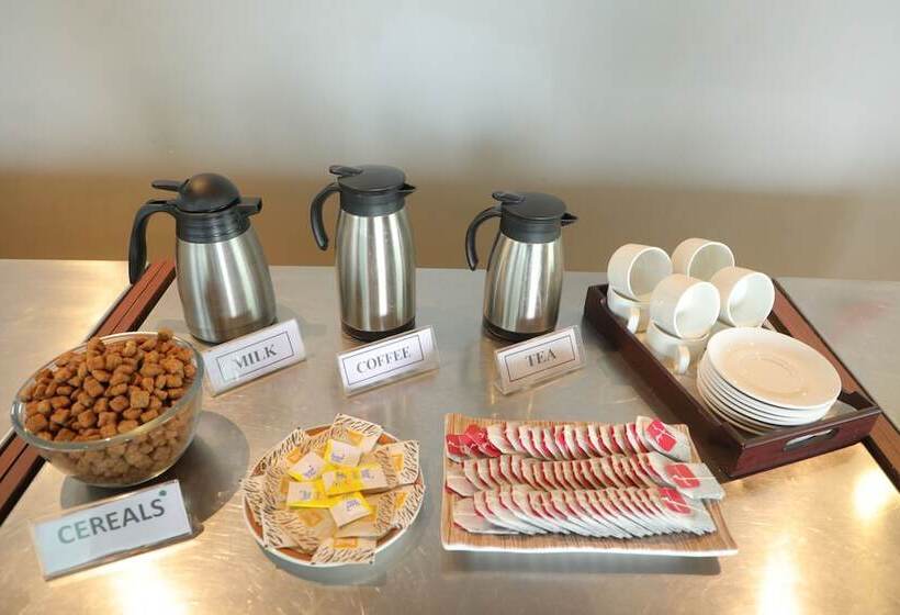 Hotel Sky Suites By Monarch