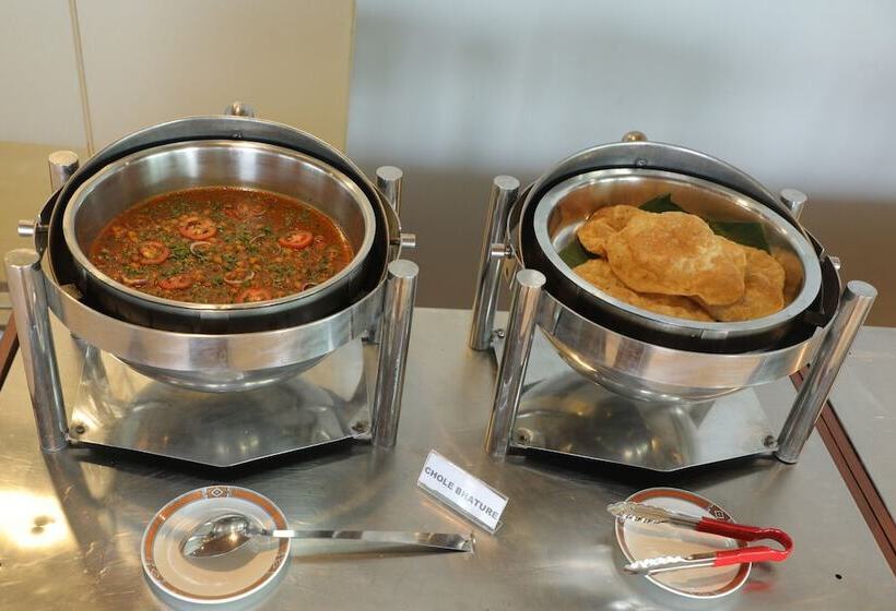 Hotel Sky Suites By Monarch