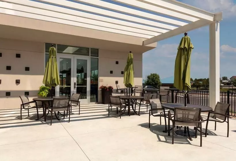 هتل Springhill Suites Kansas City Airport