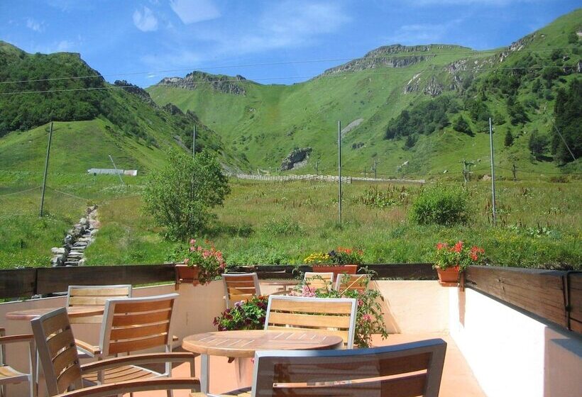 ユースホステル Auberge De Jeunesse Hi Le Mont Dore