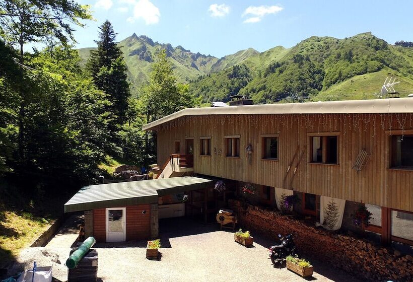 ユースホステル Auberge De Jeunesse Hi Le Mont Dore