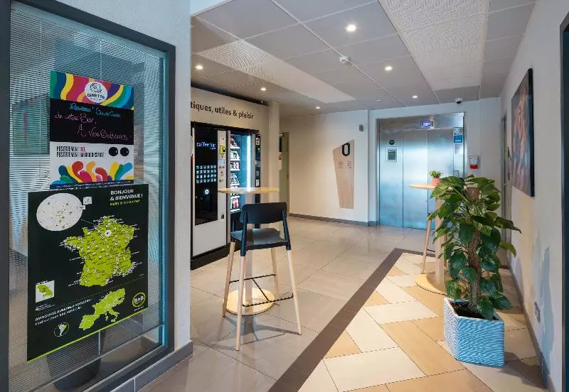 B&b Hotel Troyes Magasins D Usine