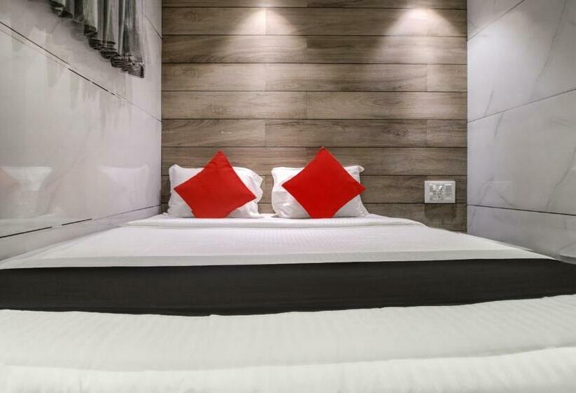 Capital O 75709 Hotel Spring Residency