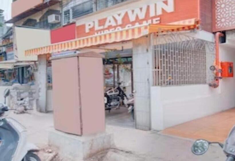 Capital O 75709 Hotel Spring Residency