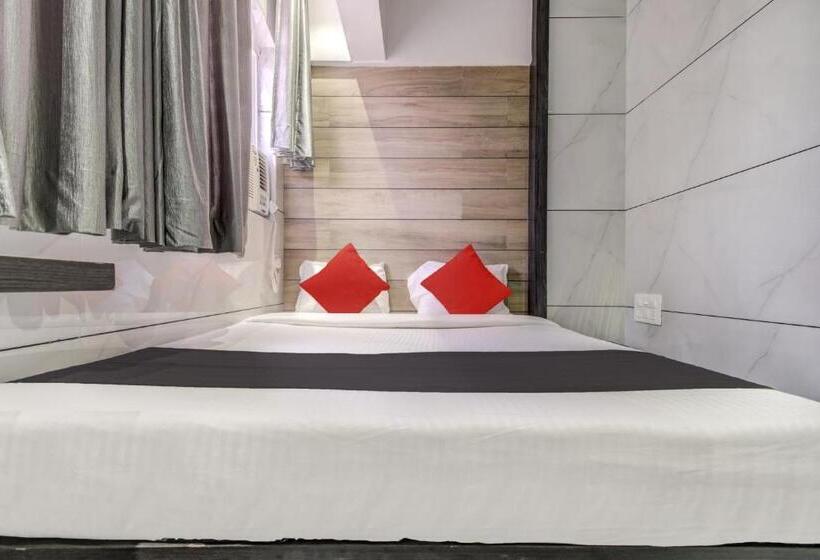 Capital O 75709 Hotel Spring Residency