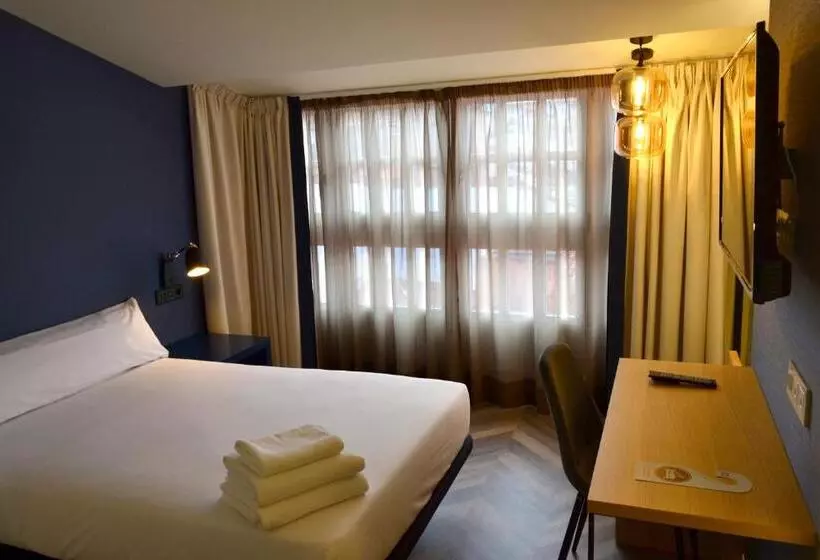 Hotelli Alda Galeria Coruna