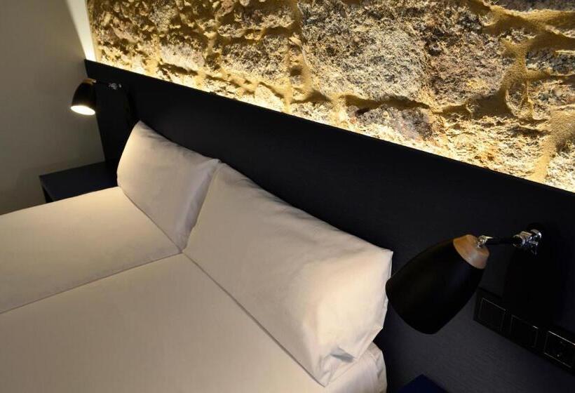 هتل Alda Galeria Coruna