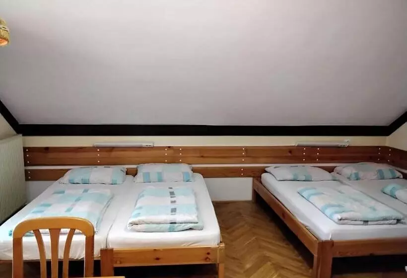 تختخواب و صبحانه Accommodation And Restaurant Tia