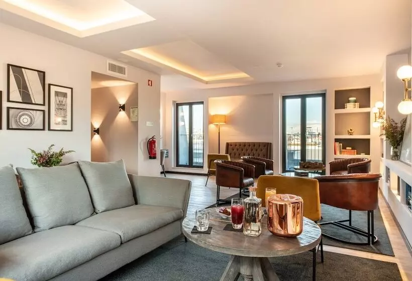 ホテル Pestana Lisboa Vintage City Center Suites