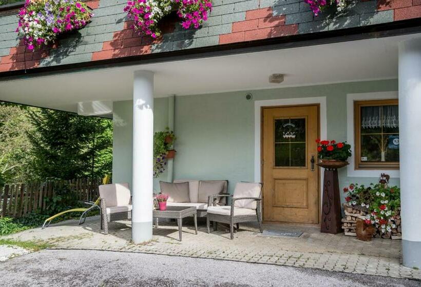 ユースホステル Landhaus Bergzeit