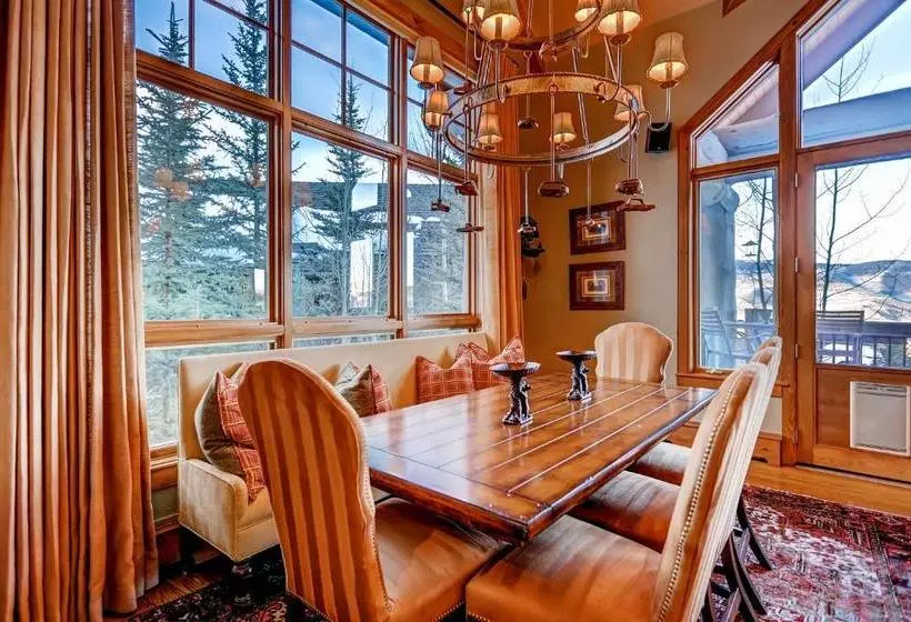 Bachelor Gulch Village