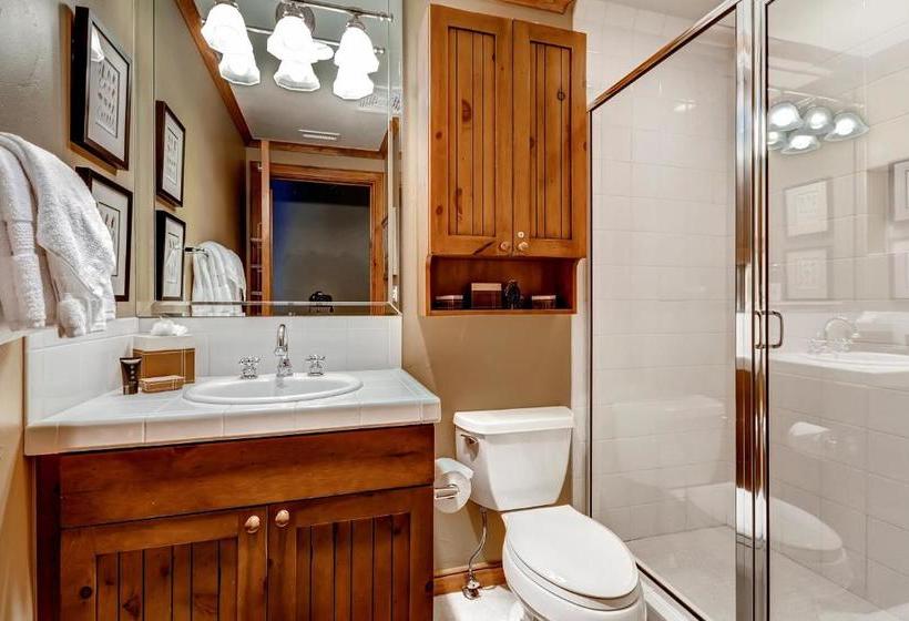 Bachelor Gulch Village