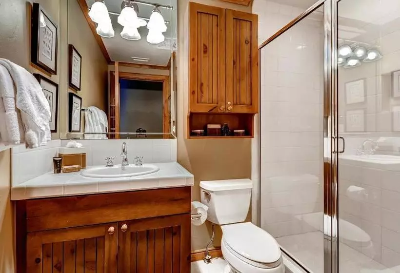 Bachelor Gulch Village