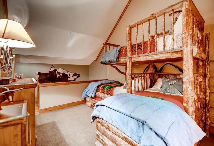 Bachelor Gulch Village