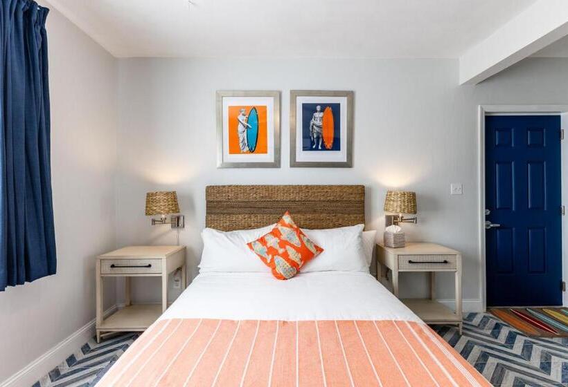 هتل Sebastian S On The Beach