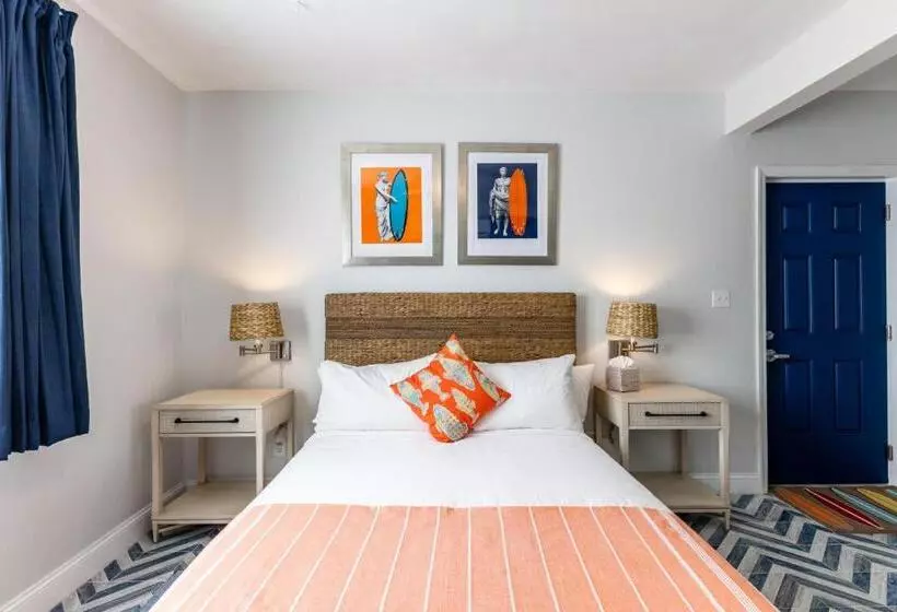 هتل Sebastian S On The Beach