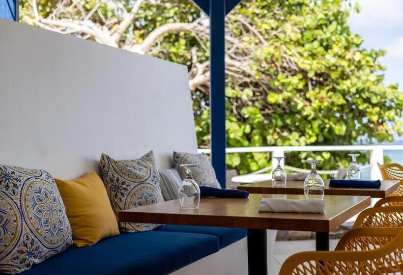 هتل Sebastian S On The Beach