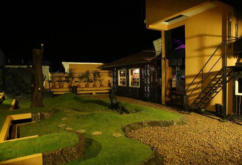 Отель The  Chettungal