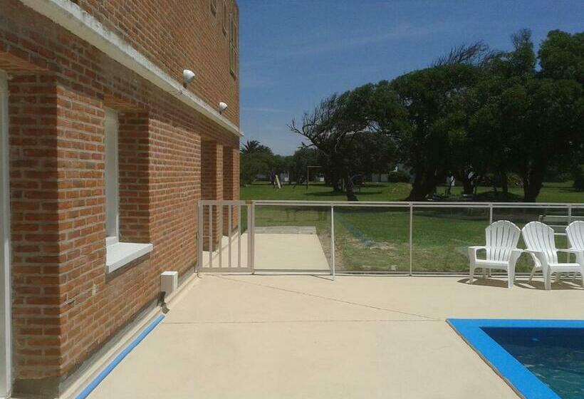 Las Brusquitas Apart