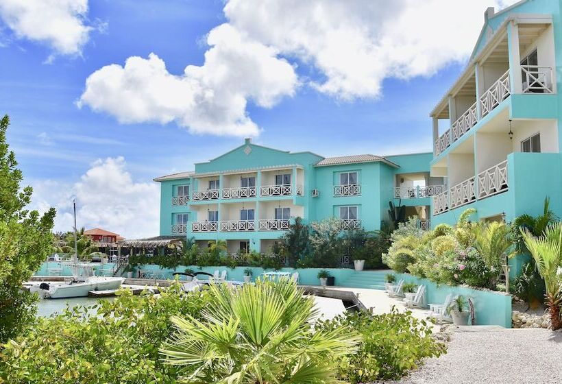 Ocean Breeze Boutique Hotel & Marina