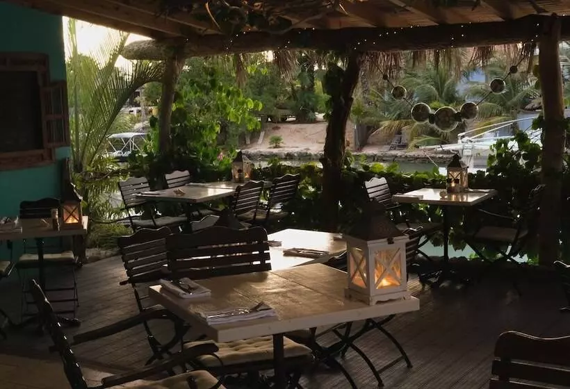 Ocean Breeze Boutique Hotel & Marina