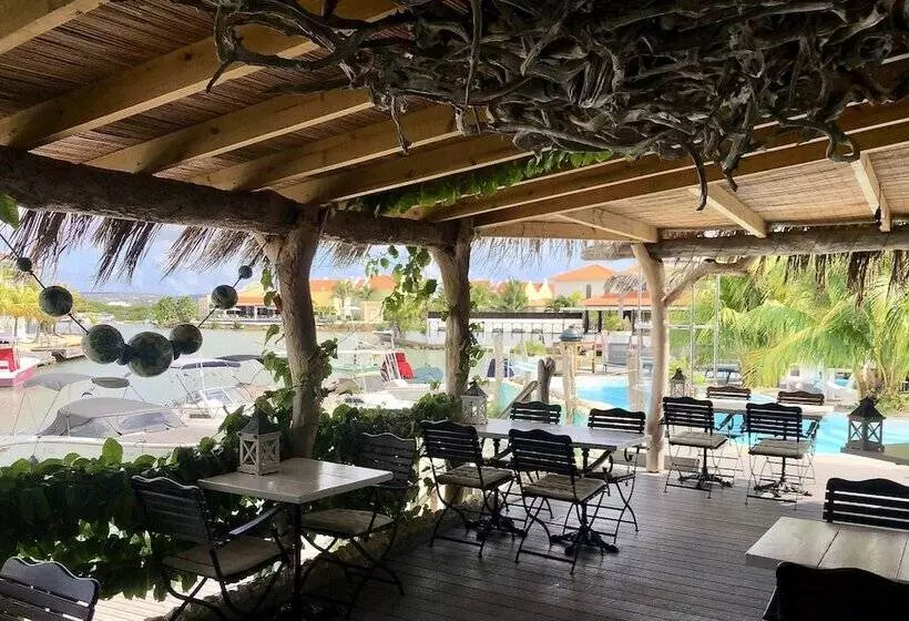 Ocean Breeze Boutique Hotel & Marina